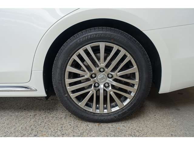 TOYOTA CROWN MAJESTA HYBRID 2015 Image 31