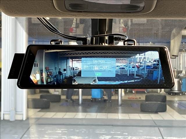 NISSAN NV350 CARAVAN 4WD 2017 Image 31