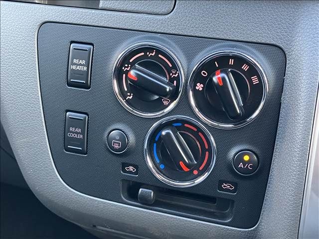 NISSAN NV350 CARAVAN 4WD 2017 Image 31