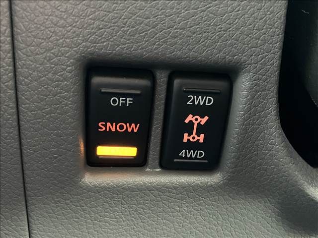 NISSAN NV350 CARAVAN 4WD 2017 Image 31