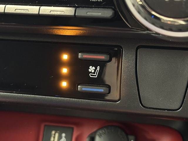 TOYOTA RAV4 4WD 2023 Image 31