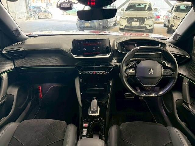 PEUGEOT 2008 2021 Image 31
