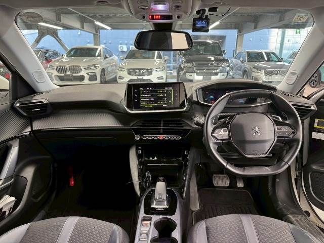 PEUGEOT 2008 2021 Image 31