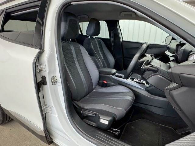 PEUGEOT 2008 2021 Image 31