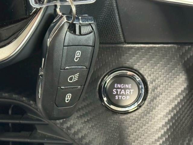 PEUGEOT 2008 2021 Image 31