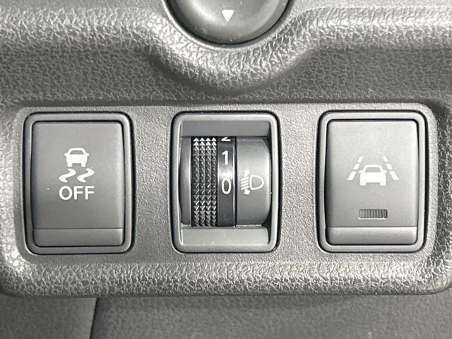 NISSAN NOTE 2015 Image 31