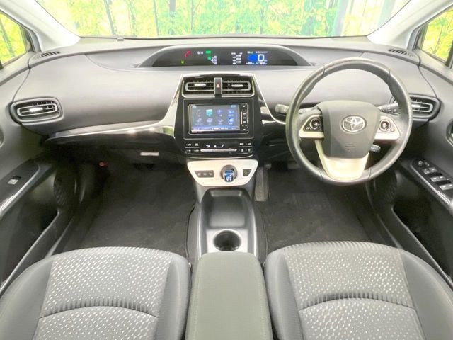 TOYOTA PRIUS 2017 Image 31