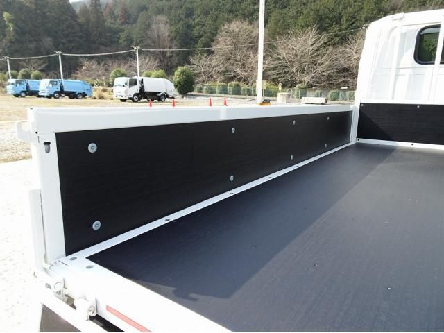 ISUZU ELF 2025 Image 31