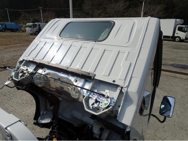 ISUZU ELF 2025 Image 31