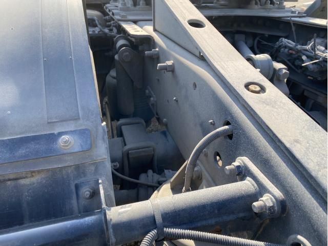 NISSAN DIESEL QUON 2016 Image 31