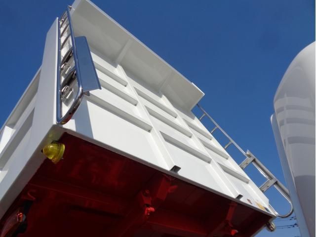 MITSUBISHI FUSOU FIGHTER 2024 Image 31