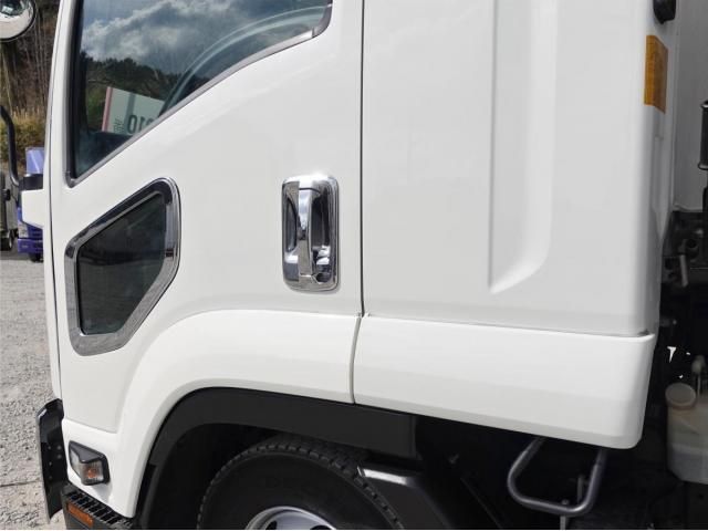 ISUZU FORWARD 2017 Image 31