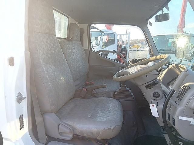 HINO DUTRO 2011 Image 31