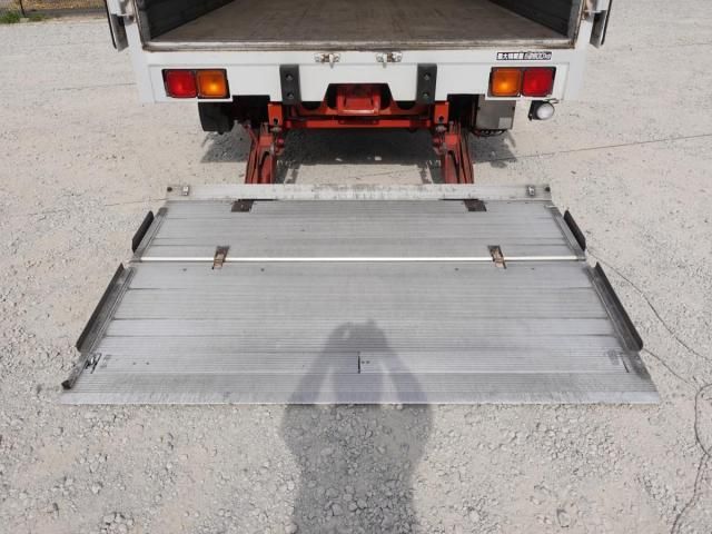 MITSUBISHI FUSOU FIGHTER 2013 Image 31