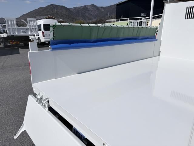 ISUZU ELF 2026 Image 31