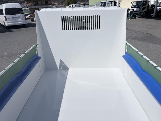 ISUZU ELF 2026 Image 31