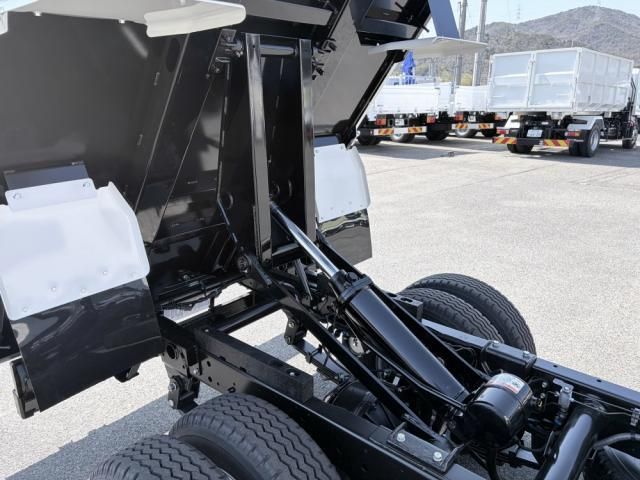 ISUZU ELF 2026 Image 31