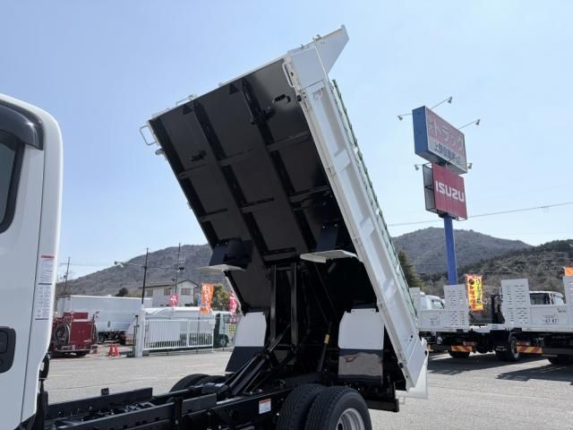 ISUZU ELF 2026 Image 31