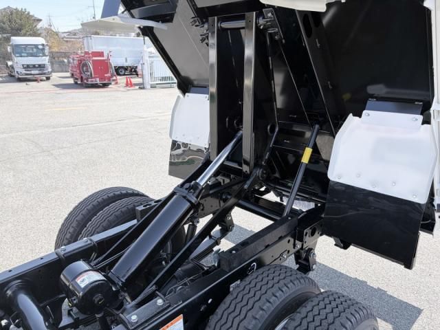 ISUZU ELF 2026 Image 31