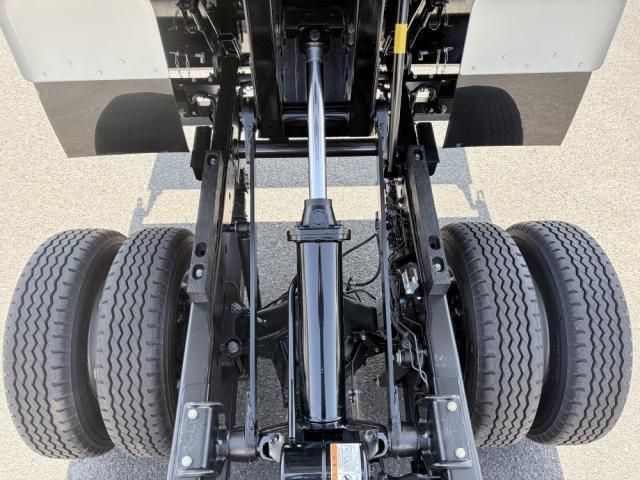 ISUZU ELF 2026 Image 31