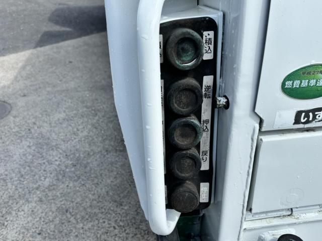 ISUZU ELF 2015 Image 31