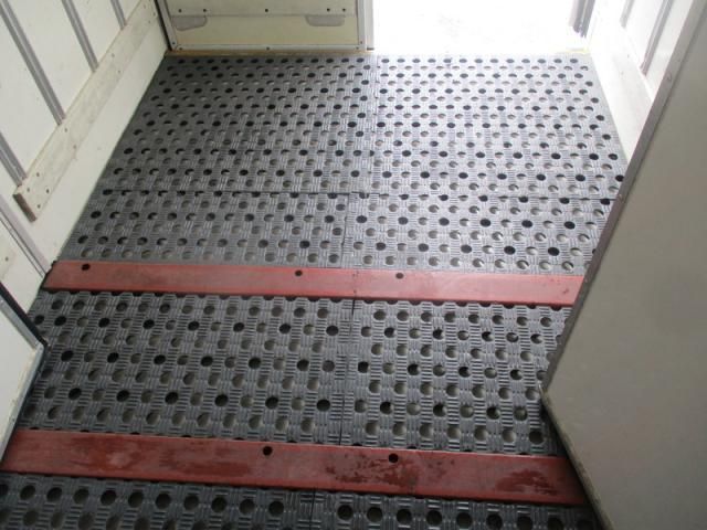 ISUZU ELF 2013 Image 31