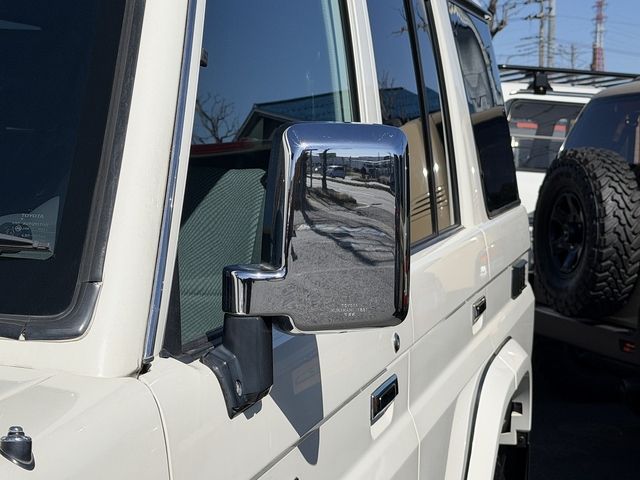 TOYOTA LANDCRUISER VAN 2015 Image 31