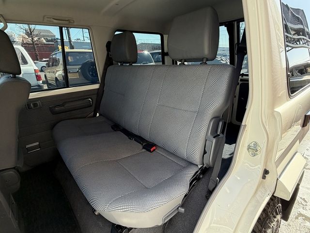 TOYOTA LANDCRUISER VAN 2015 Image 31