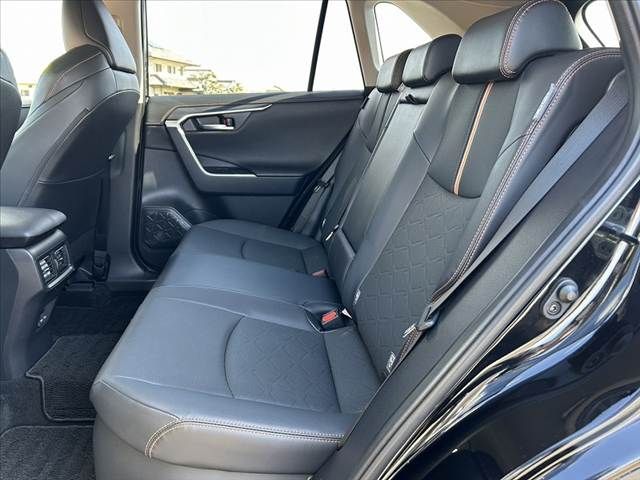 TOYOTA RAV4 HYBRID 4WD 2023 Image 31