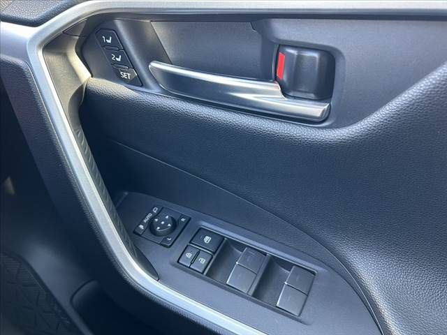 TOYOTA RAV4 HYBRID 4WD 2023 Image 31