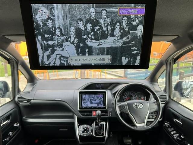 TOYOTA VOXY 2018 Image 31