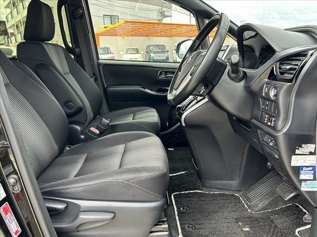 TOYOTA VOXY 2018 Image 31