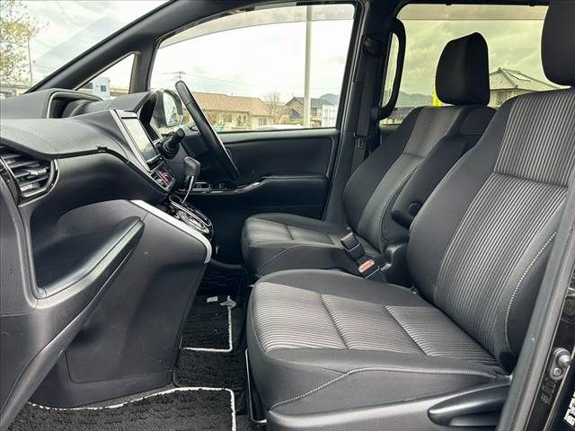 TOYOTA VOXY 2018 Image 31