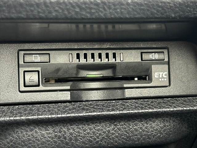 TOYOTA VOXY 2018 Image 31