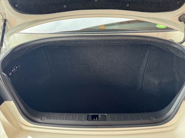 NISSAN FUGA HYBRID 2015 Image 31