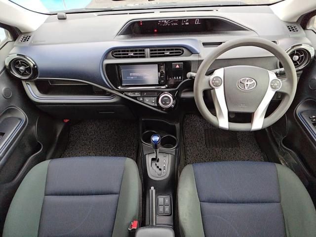 TOYOTA AQUA 2015 Image 31