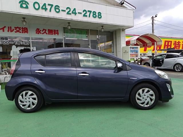 TOYOTA AQUA 2015 Image 31