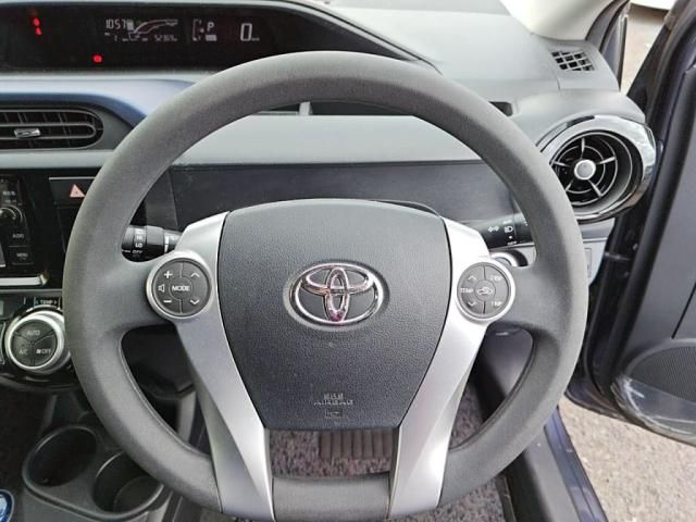 TOYOTA AQUA 2015 Image 31