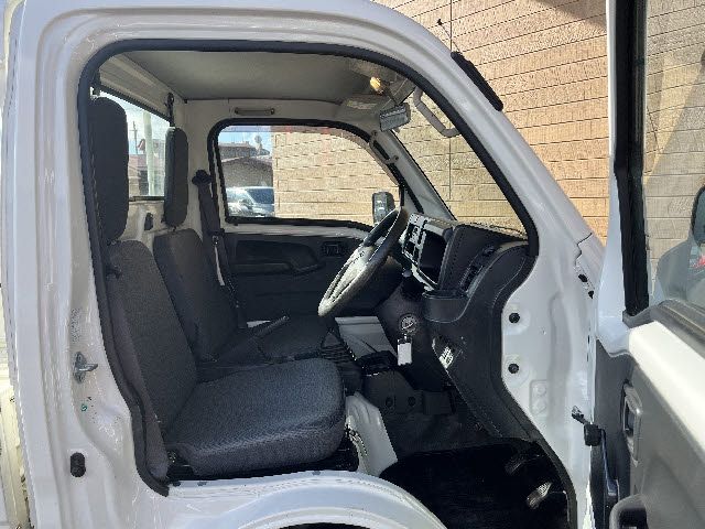 DAIHATSU HIJET TRUCK 4WD 2015 Image 31