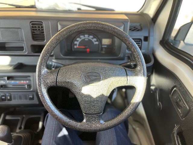 DAIHATSU HIJET TRUCK 4WD 2015 Image 31