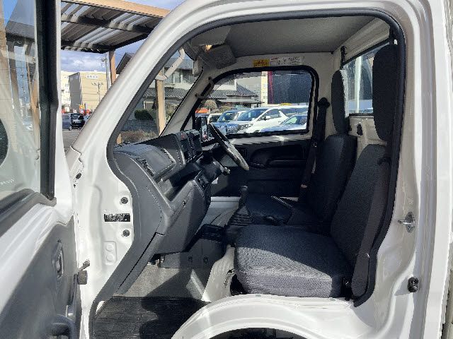 DAIHATSU HIJET TRUCK 4WD 2015 Image 31