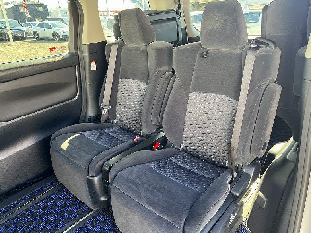 TOYOTA ALPHARD 2015 Image 31