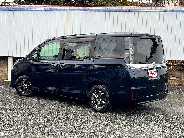 TOYOTA VOXY 2014 Image 31