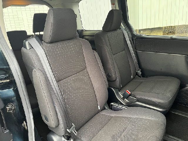 TOYOTA VOXY 2014 Image 31