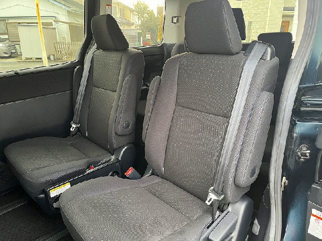 TOYOTA VOXY 2014 Image 31