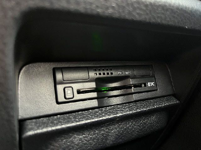 TOYOTA VOXY 2014 Image 31