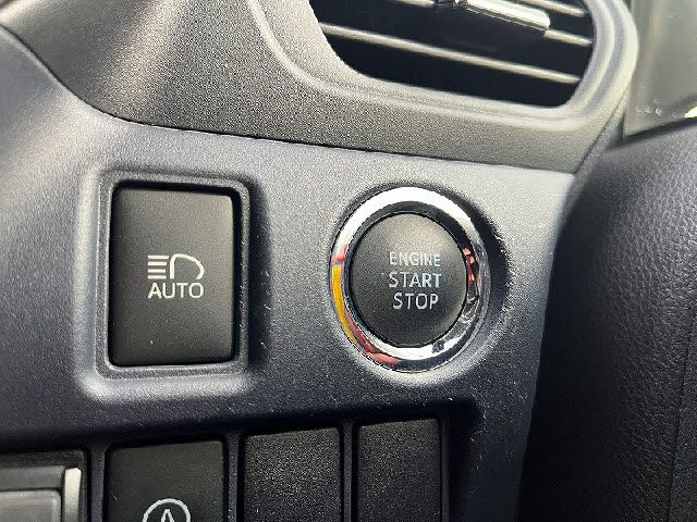 TOYOTA VOXY 2014 Image 31