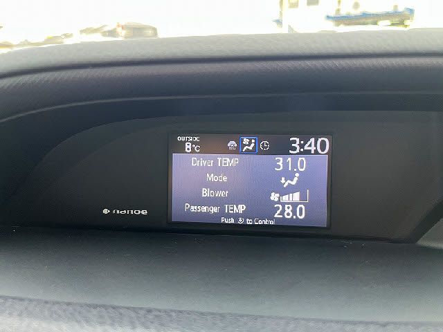 TOYOTA VOXY 2014 Image 31