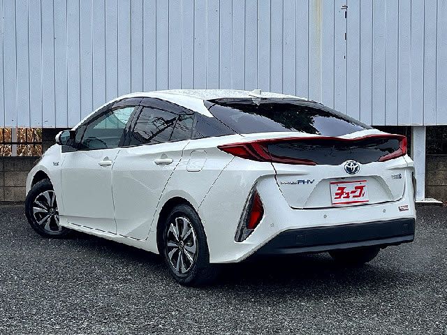 TOYOTA PRIUS PHV 2018 Image 31