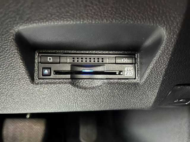 TOYOTA PRIUS PHV 2018 Image 31